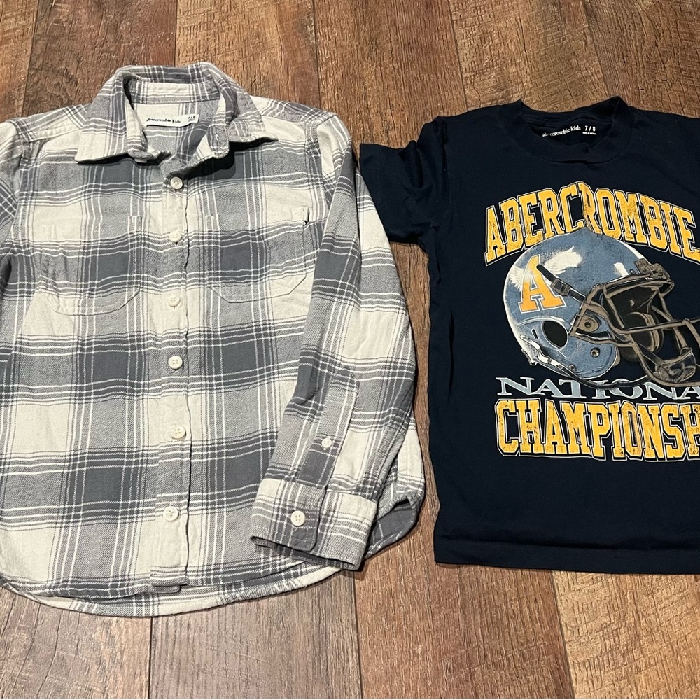 Abercrombie & Fitch Kids Navy Graphic Tee & Gray Plaid Button-Up Set size 7/8